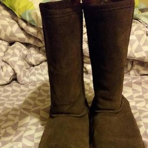 Bearpaw boots