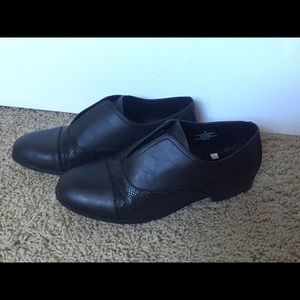 Black Pleather Oxford Shoes