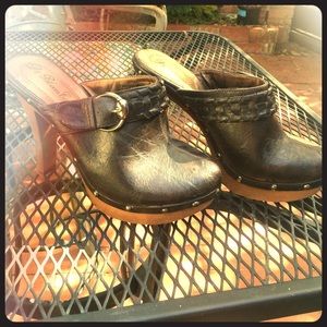 Dark chocolate studded clogs