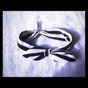 Stripped adjustable bow head band/new!