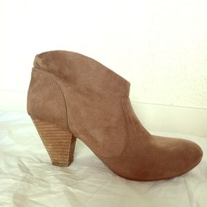 Carlos by Carlos Santana Brooky Booties