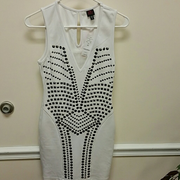 Dress - Picture 1 of 4