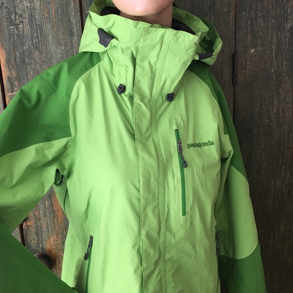 Patagonia Women's Wind and Waterproof Shell Sz M