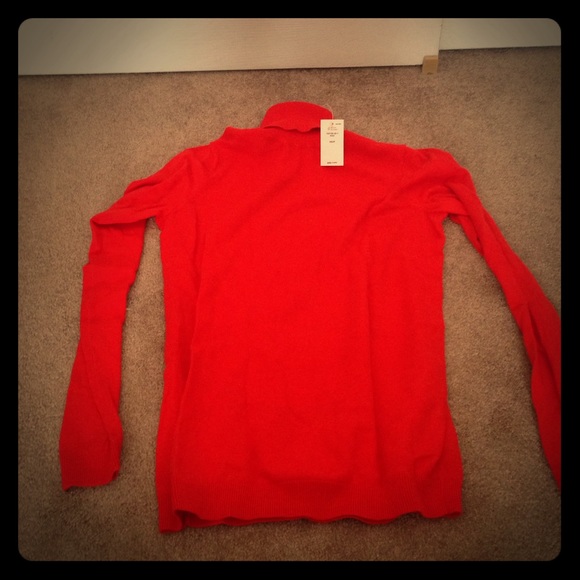 Gap sweater red