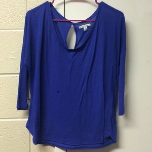 Quarter sleeve top