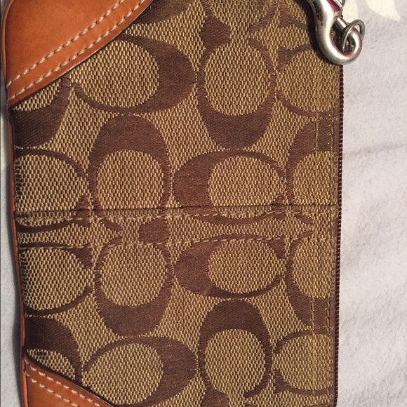 Coach Wristlet - Picture 3 of 4