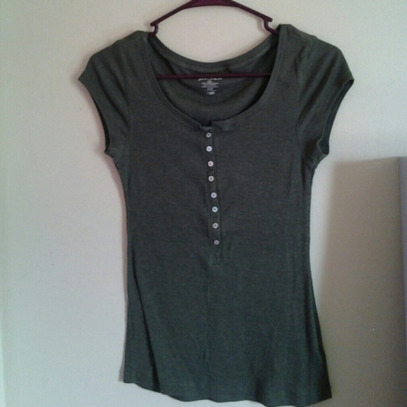 Tshirt with buttons