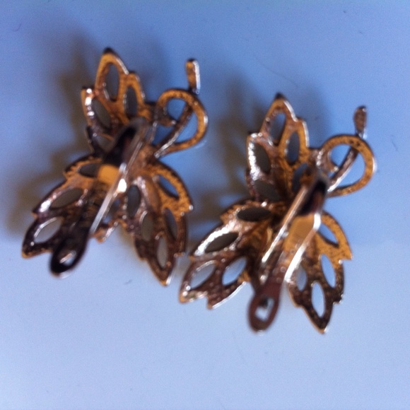 Gold and silver earrings - Picture 3 of 3