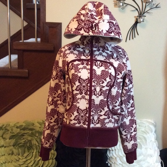 Stunning Lululemon hoodie