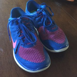 NIKE FREE 4.0 RUNNING SHOES