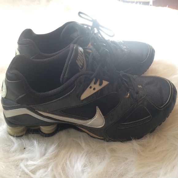 Women's 9 Nike Shoes