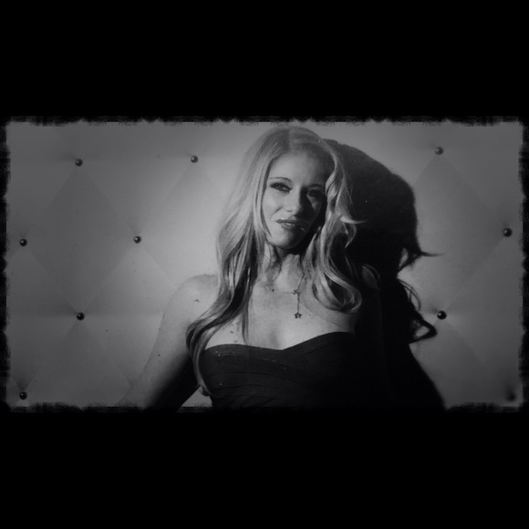 Meet your Posher, Kira - Picture 7 of 8