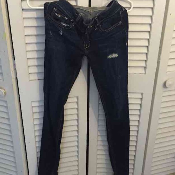 Hollister skinny jeans.
