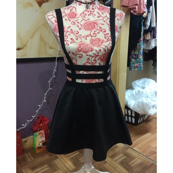 🎊HP🎊 🌙cute strappy black skirt🌙