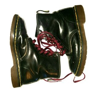 {{Vintage Dr. Martens  //M sz 6 //W sz 8}}