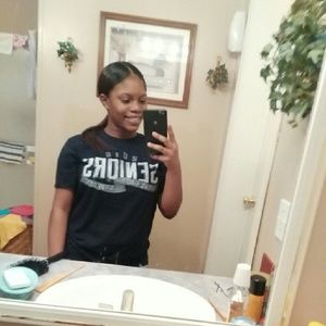 Meet your Posher, Ajayius