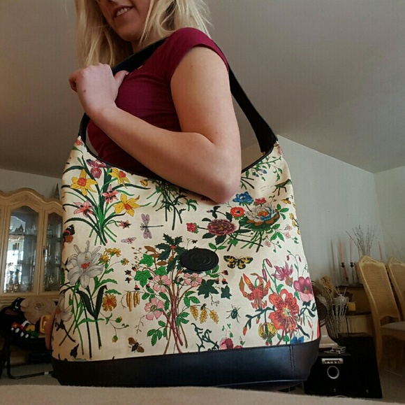 Vintage floral guess purse