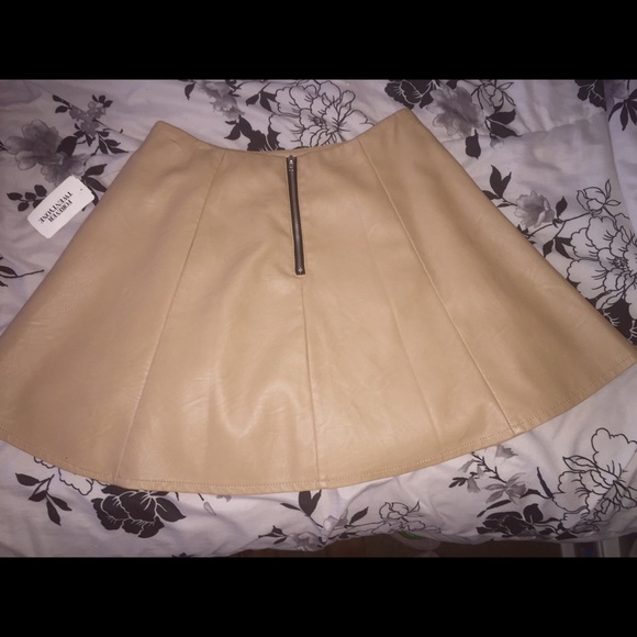 Leather Skater Skirt - Picture 3 of 3