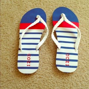 Izod flip flops. Size M 7-8