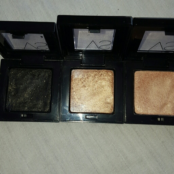 3 VS silky eye shadow