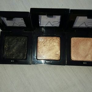 3 VS silky eye shadow