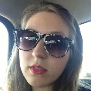 Meet your Posher, Brittney