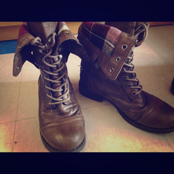 Steve Madden combat boots