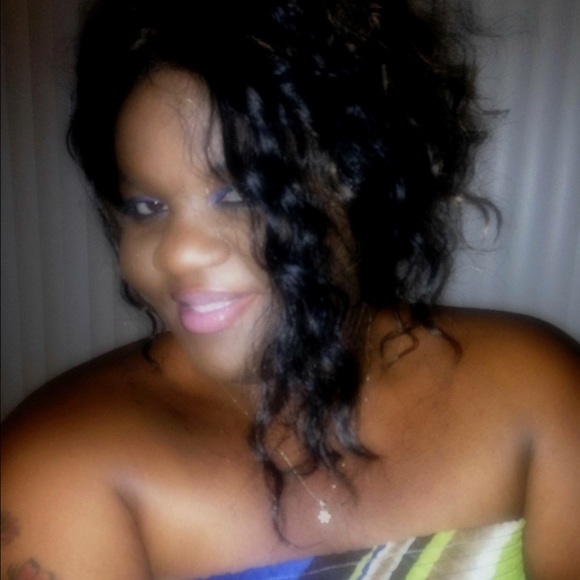 Meet your Posher, Yolanda - Picture 2 of 2