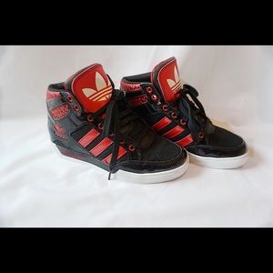 Adidas women leopard sneaker.