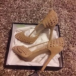 French Connection size 10 gold studded pump