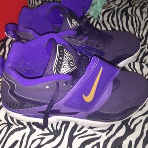 Diamond Turfs Size 10 in Men ‼️