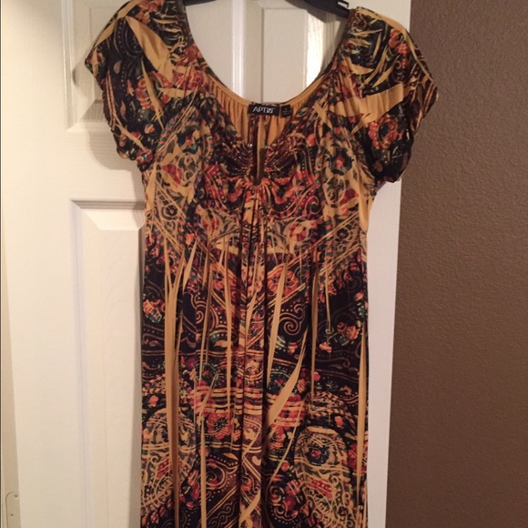 Fun, Flirty dress - Picture 4 of 4