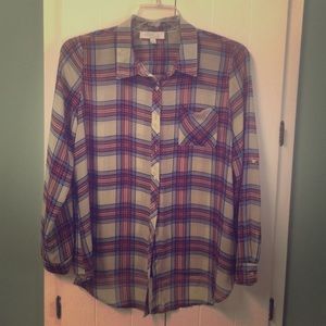 Super cute plaid button down blouse!