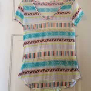 Mudd V-neck t-shirt