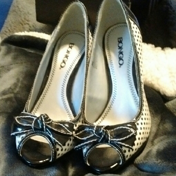 Women's size 6 shoes
