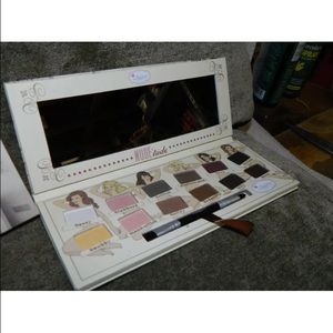 The Balm nude'tude palette