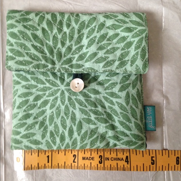 Cute squared fabric pouch - Picture 3 of 4