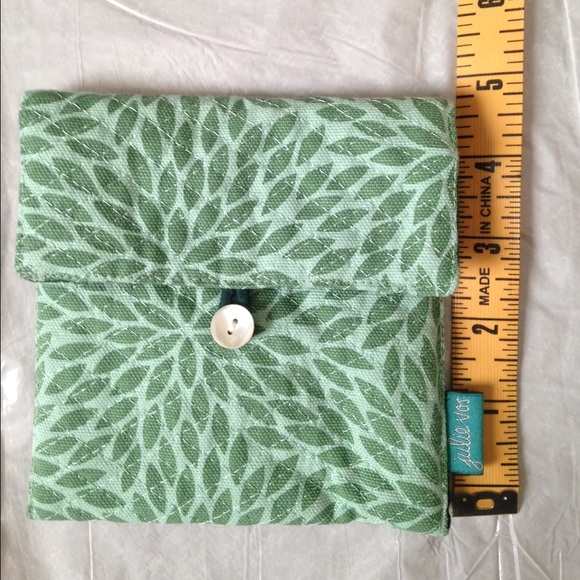 Cute squared fabric pouch - Picture 4 of 4