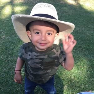 Meet your Posher, Javier zuniga