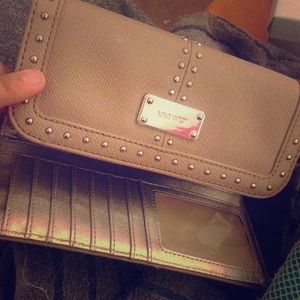 NINE WEST TAN CLUTCH/WALLET