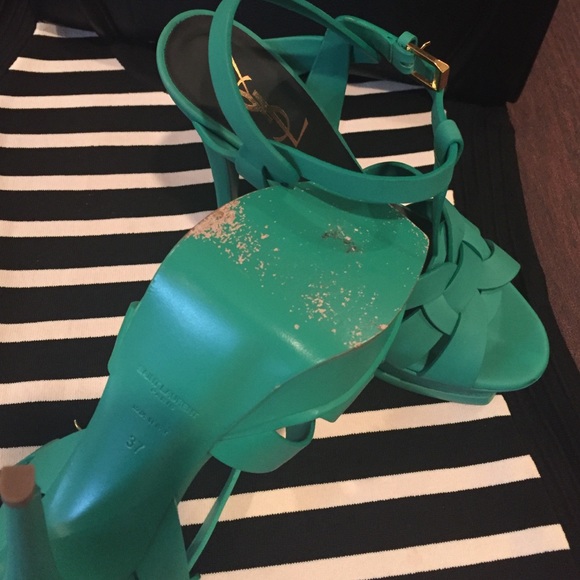 SOLD. YSL tribute sandals - Picture 3 of 4