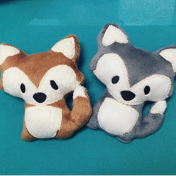 Meet your Poshers, faux foxes! - Picture 2 of 2