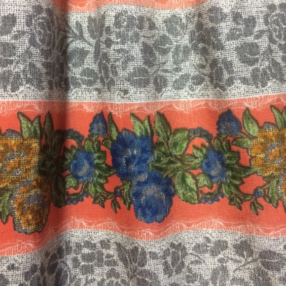 Multicolored v neck dress - Picture 3 of 4