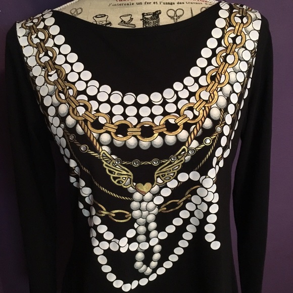 Asymmetrical bold print tunic - Picture 2 of 3