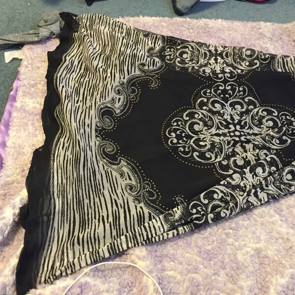 Dress - Picture 2 of 4