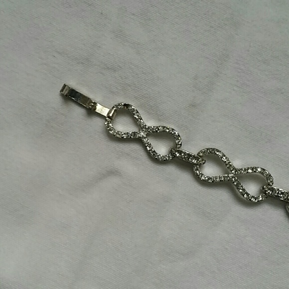 Infinity bracelet - Picture 2 of 4