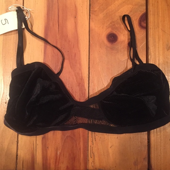 Super cute bra SOLD