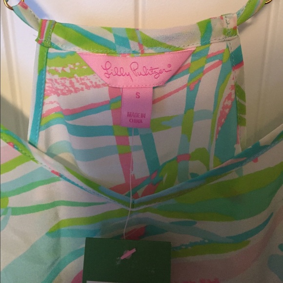 SOLD...Lilly Pulitzer Silk Dusk Tank in "Salute" - Picture 3 of 3
