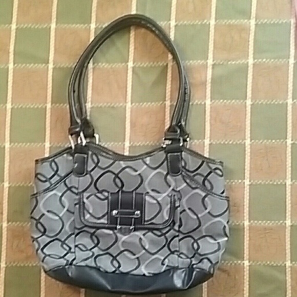 🎉SALE🎉A nice gray and black purse