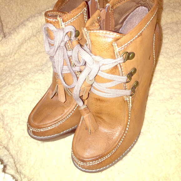 MIA boots brand new